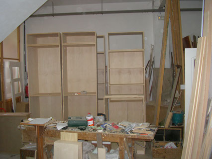 Vestidor de arce en el taller